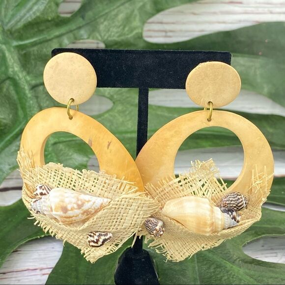 80s Coconut Seashell Hoop Earrings - Picture 1 of 6